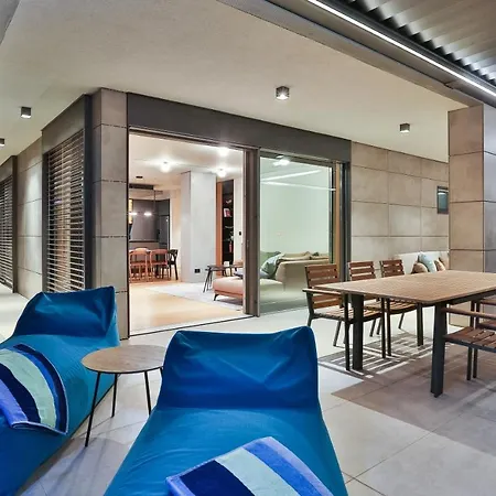 Luxury Penthouse V Apartment