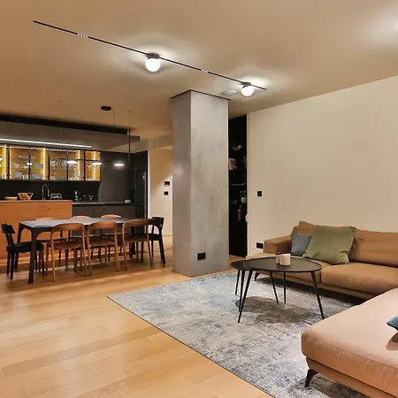 Luxury Penthouse V Split