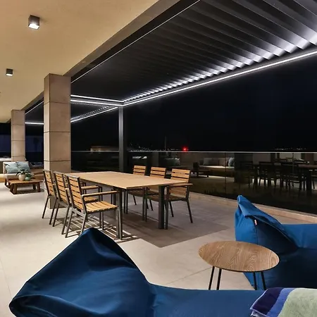 Luxury Penthouse V Apartment *